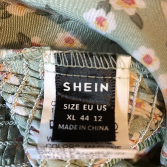 SHEIN Flower Crop Top - Picture 2 of 2